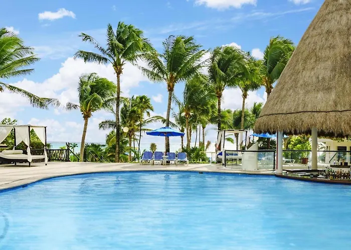 Jacuzzi In Stunning Playacar Ii Playa del Carmen