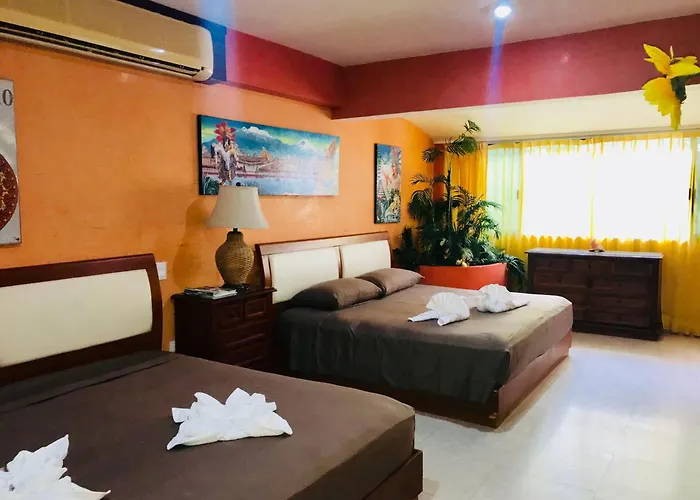 Jacuzzi In Stunning Playacar Ii Guest house 4*