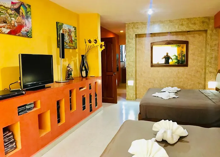 Jacuzzi In Stunning Playacar Ii Guest house